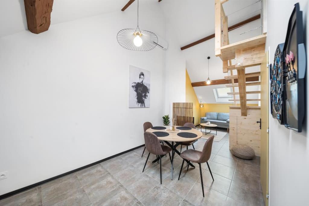 Апартаменты Le Duplex Moutarde Чалон-Сур-Салне Экстерьер фото